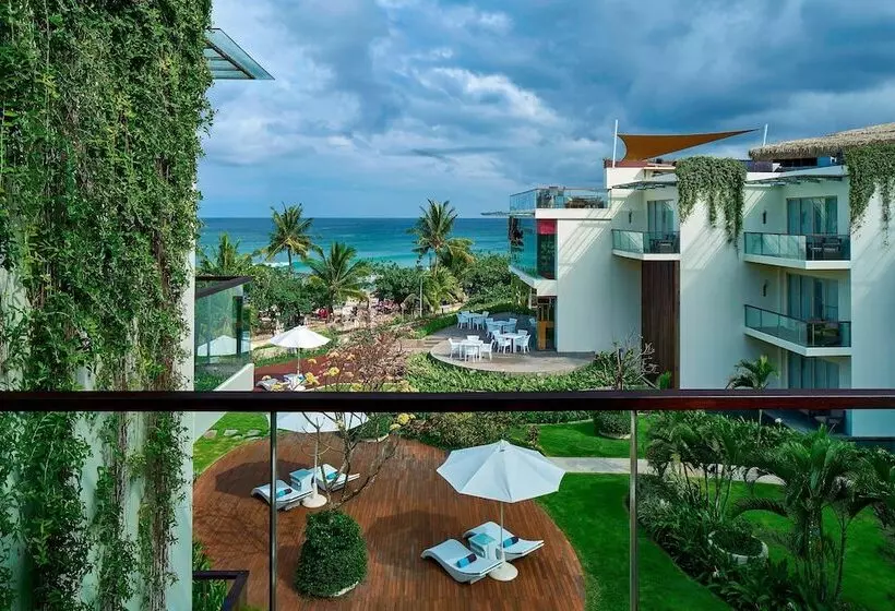 サイドオーシャンビューのダブルベッドスタンダードルーム, Sheraton Bali Kuta Resort