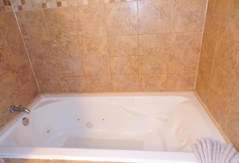 سوییت لوکس, Shoreline Cottages