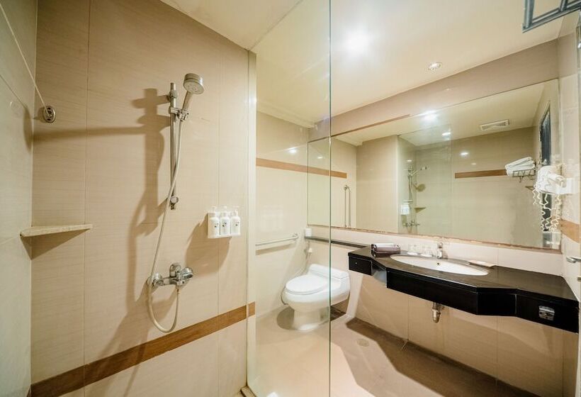 디럭스 룸, Swiss Belhotel Rainforest