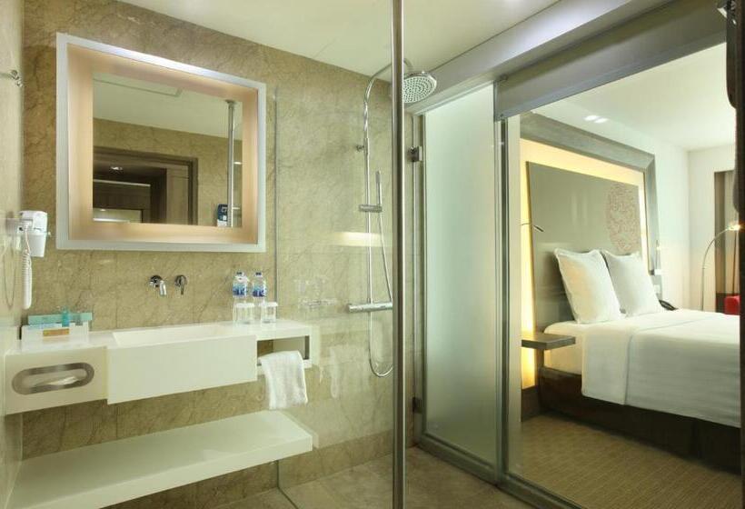 Номер Superior, Novotel Jakarta Gajah Mada