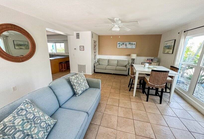 جناح ديلوكس, The Pearl Beach Inn