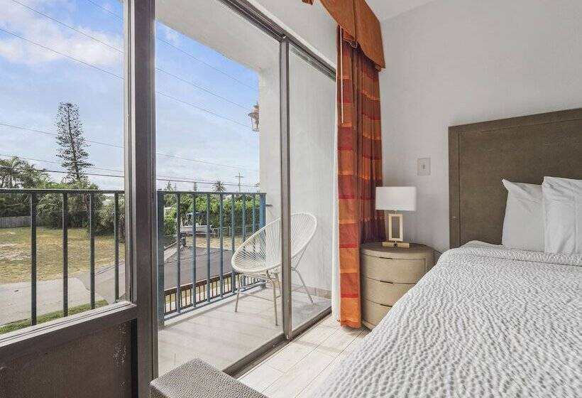 غرفة قياسية سرير كينج, Royal Inn Beach Hutchinson Island