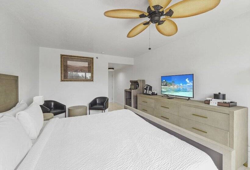 غرفة قياسية سرير كينج, Royal Inn Beach Hutchinson Island