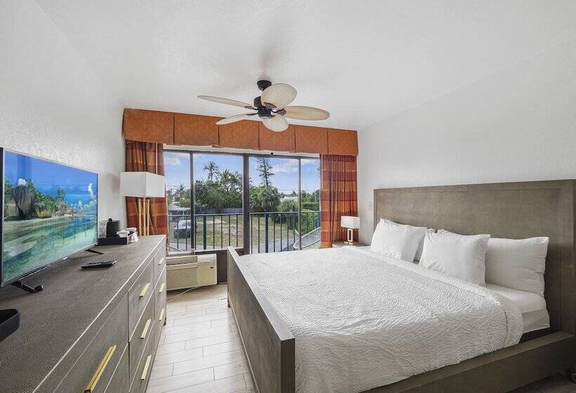 غرفة قياسية سرير كينج, Royal Inn Beach Hutchinson Island