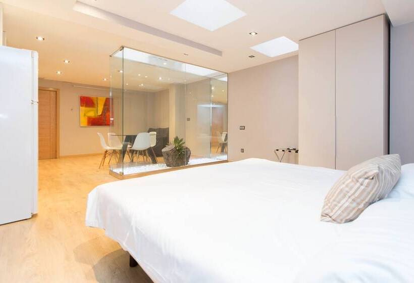 Студия Стандарт, Ainb Sagrada Familia Apartments