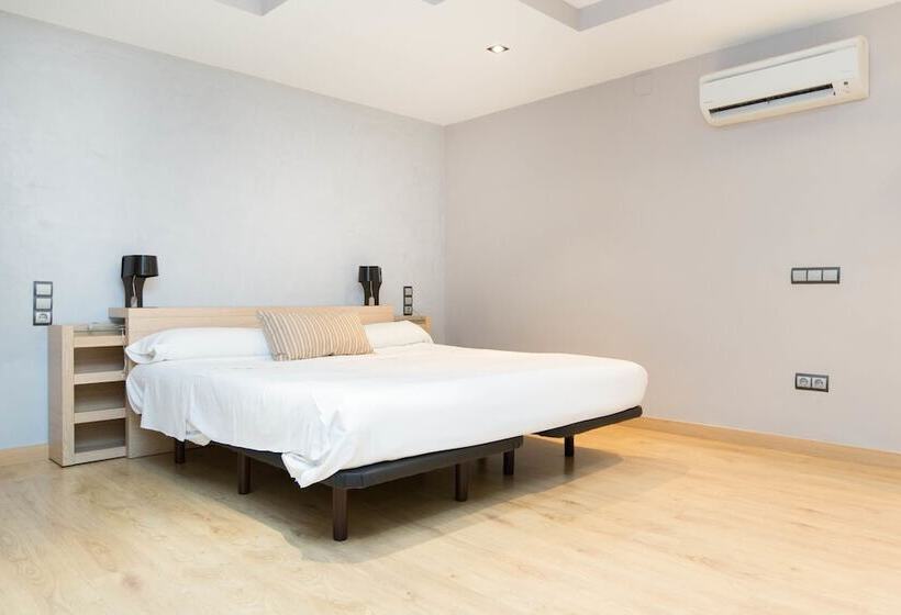 Студия Стандарт, Ainb Sagrada Familia Apartments