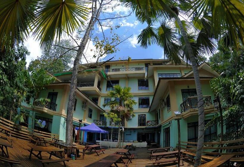 스탠다드 룸, Borneo Tropical Rainforest Resort