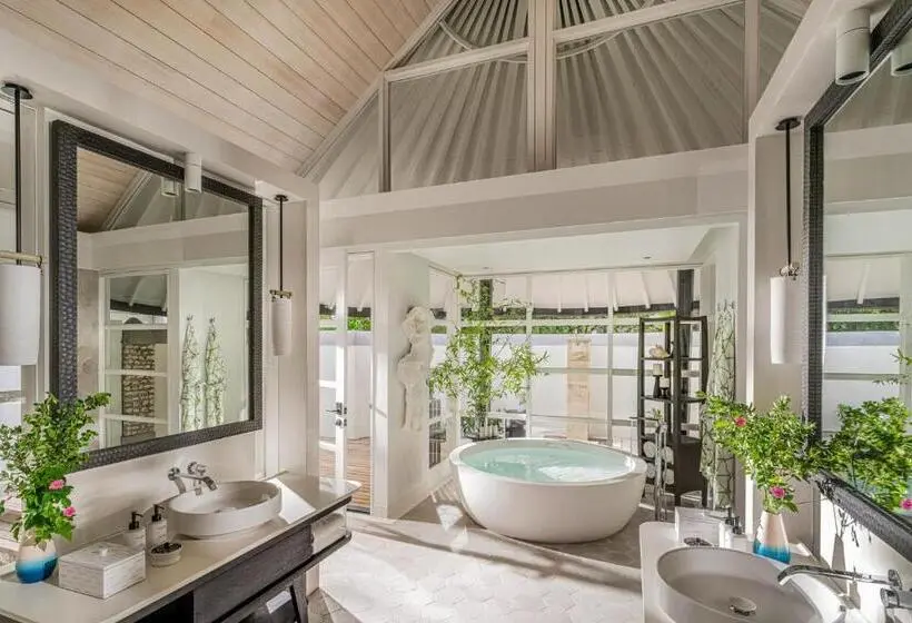 آپارتمان 3 خوابه, Four Seasons Resort Maldives At Kuda Huraa