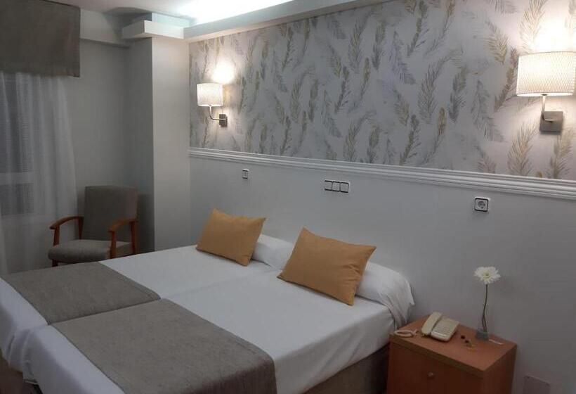 اتاق اکونومی, Almirante