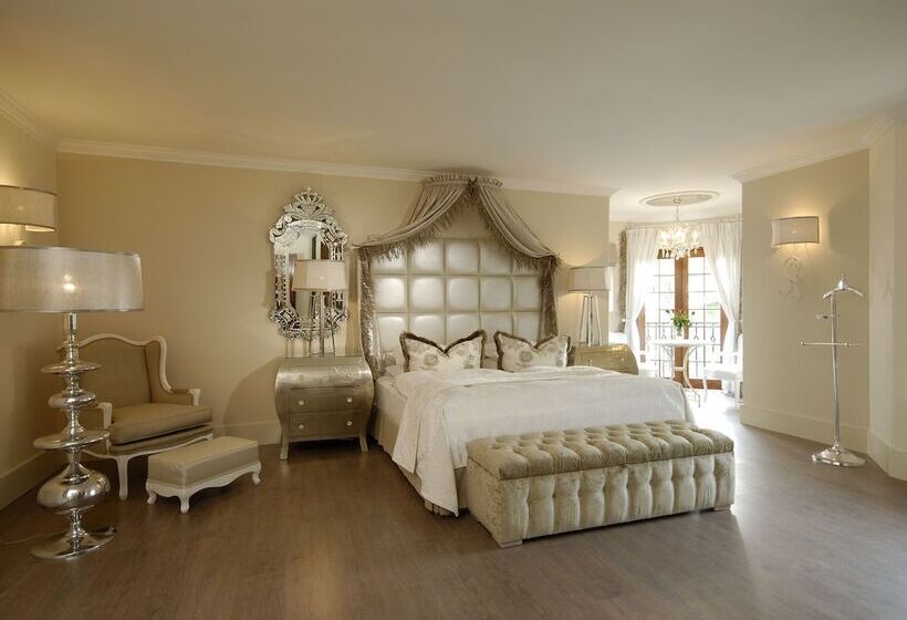 اتاق سوپریور, Heinitzburg