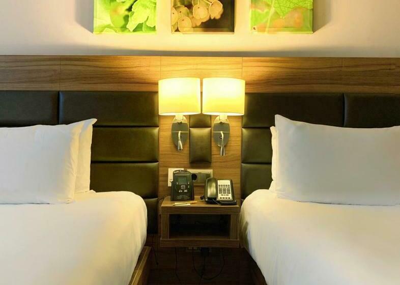 اتاق استاندارد, Hilton Garden Inn Sevilla
