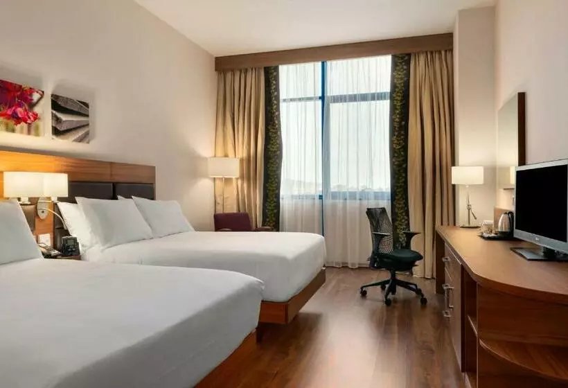 Perhehuone, Hilton Garden Inn Sevilla