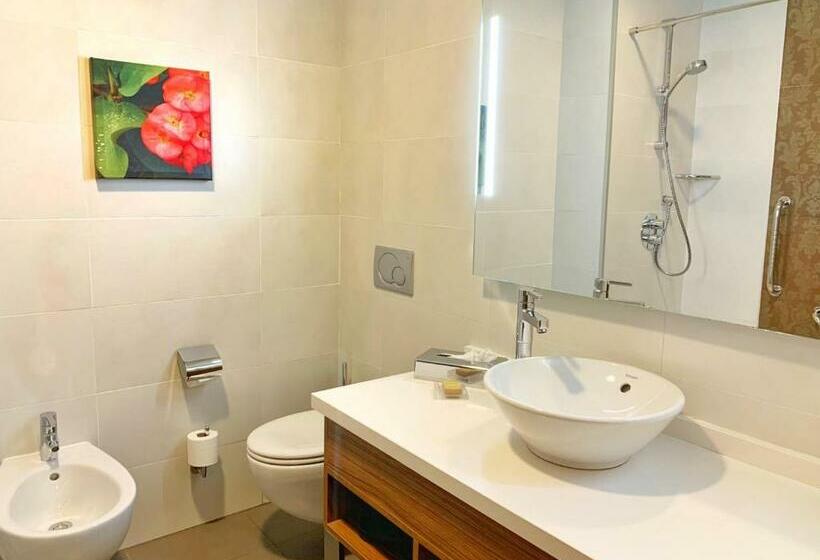 سوئیت با تخت بزرگ, Hilton Garden Inn Sevilla