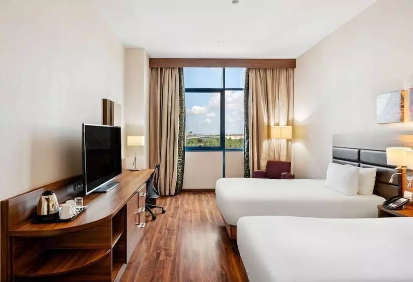 Perhehuone, Hilton Garden Inn Sevilla