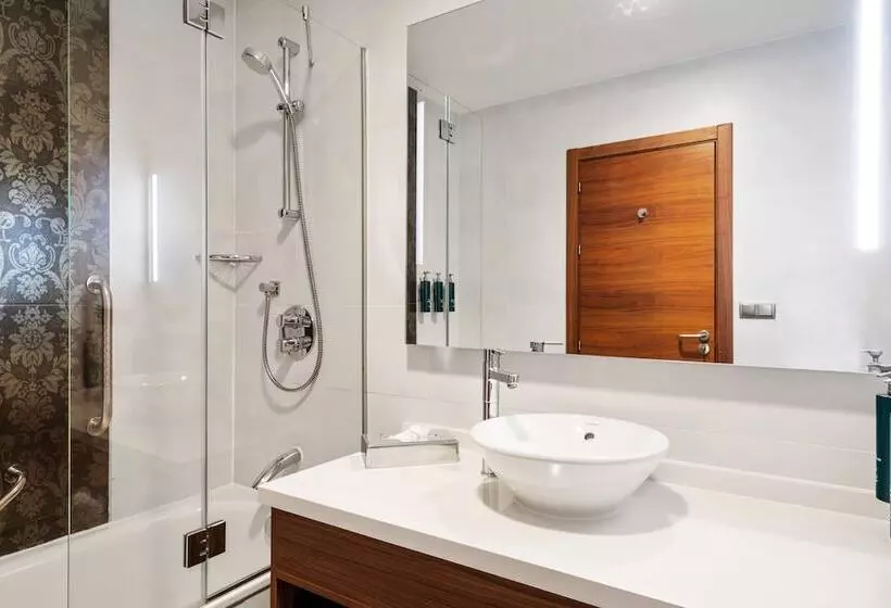 Perhehuone, Hilton Garden Inn Sevilla