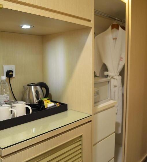 エクゼクティブルーム, Première