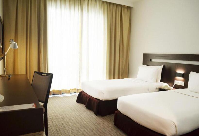 スーペリアールーム, Première