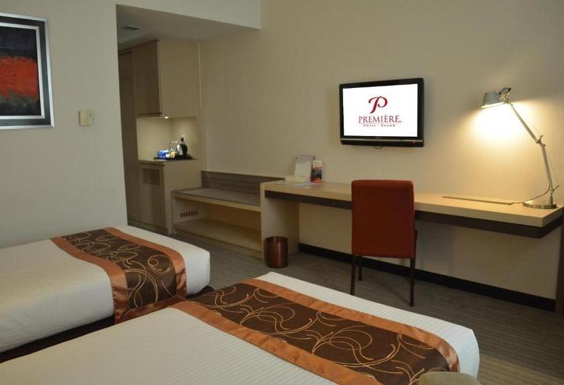 スーペリアールーム, Première