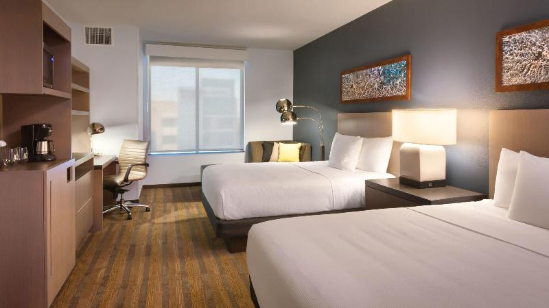 スーペリアトリプルルーム, Première