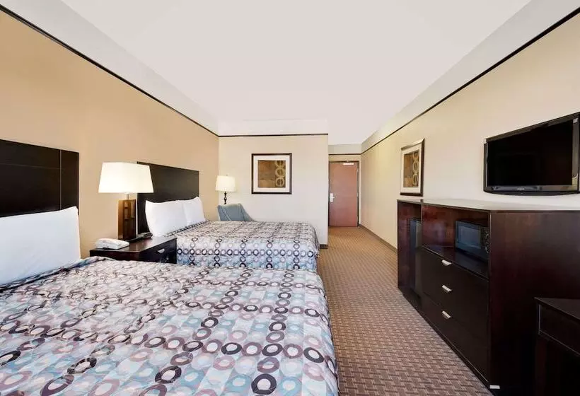 スタンダードスタジオ, Super 8 By Wyndham Odessa Tx