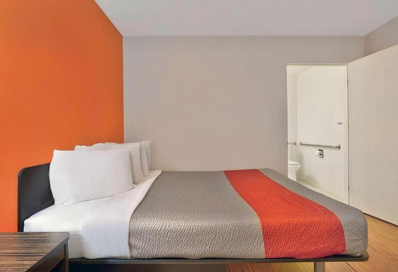 غرفة قياسية لذوى الاحتياجات الخاصة, Motel 6alamogordo, Nm