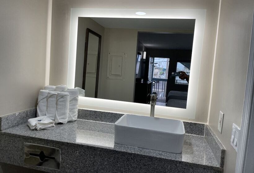 غرفة قياسية سرير كينج, Seaside Sands Inn