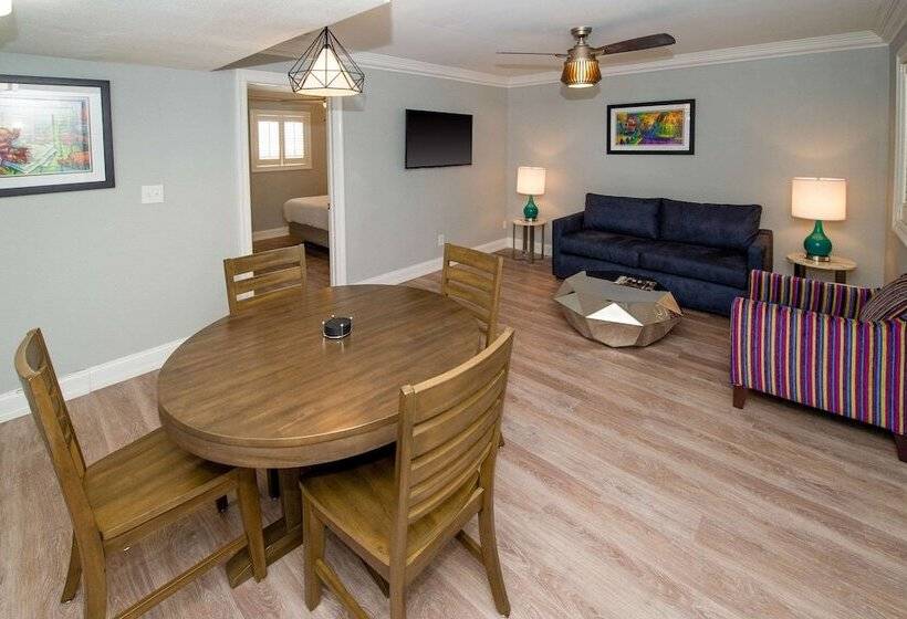 سوییت, Frenchmen Orleans At 519, Ascend Hotel Collection