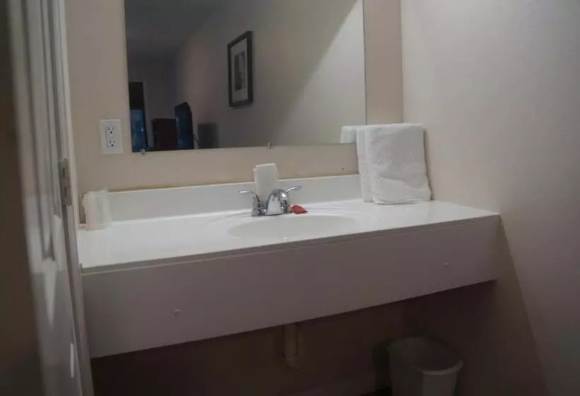 スタンダードルーム, Classic Motor Lodge Providence   West Greenwich