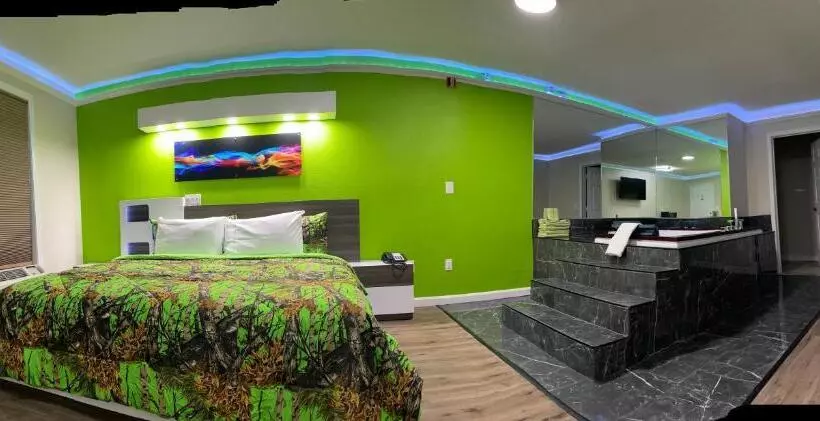 デラックススイート, Classic Motor Lodge Providence   West Greenwich