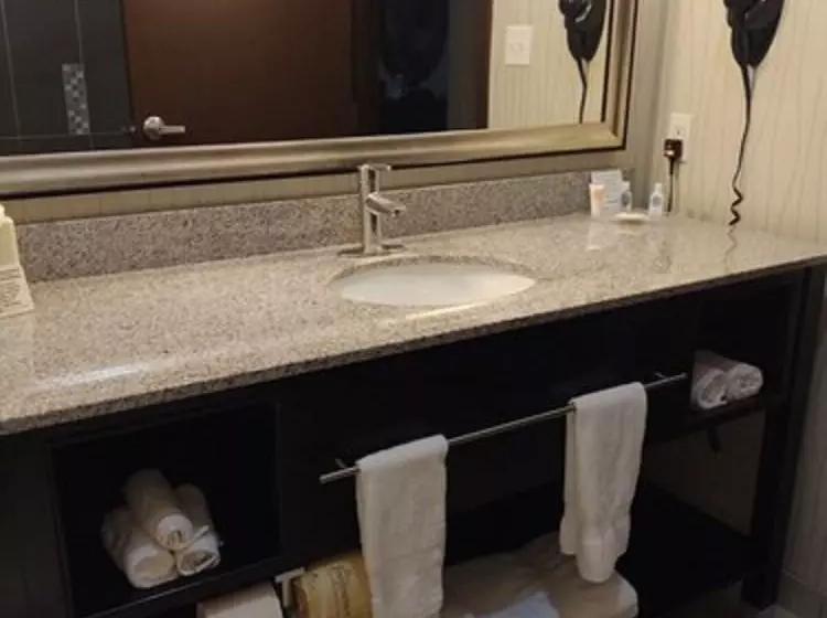 スイート, Comfort Suites Greenville