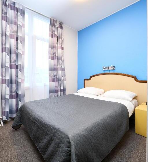 四人标准间, Derby Merode