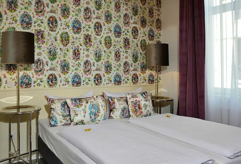 스탠다드 룸, Domstern