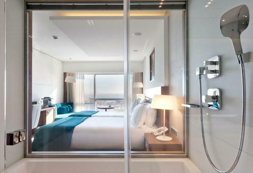 اتاق لوکس, Epic Sana Lisboa