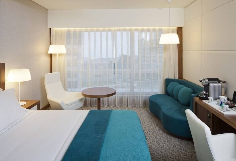 اتاق لوکس, Epic Sana Lisboa