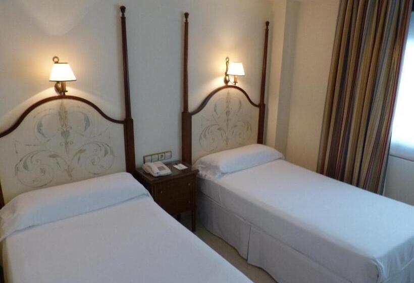 Полулюкс, Golf Campoamor