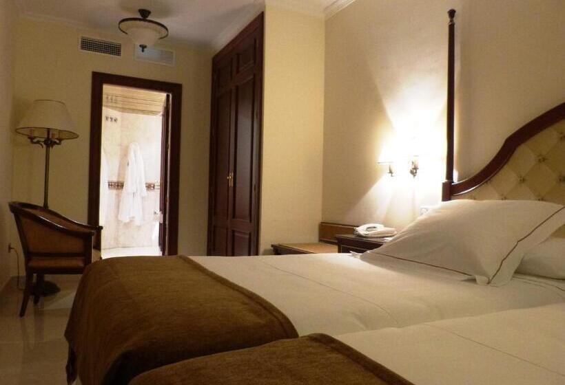 Семейный Номер, Golf Campoamor