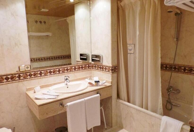 Семейный Номер, Golf Campoamor