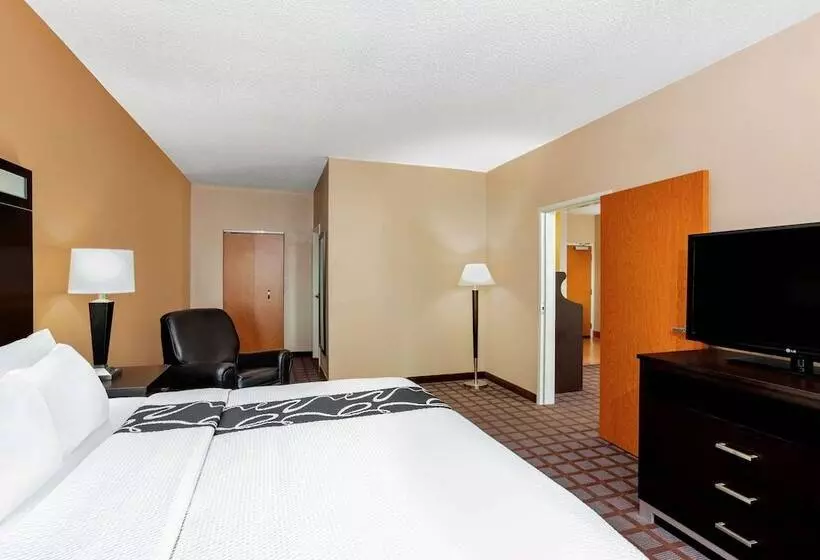 キングサイズベッドのスイートルーム, La Quinta By Wyndham Indianapolis Airport Plainfield