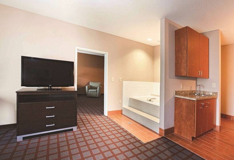 带大床的套房, La Quinta By Wyndham Indianapolis Airport Plainfield