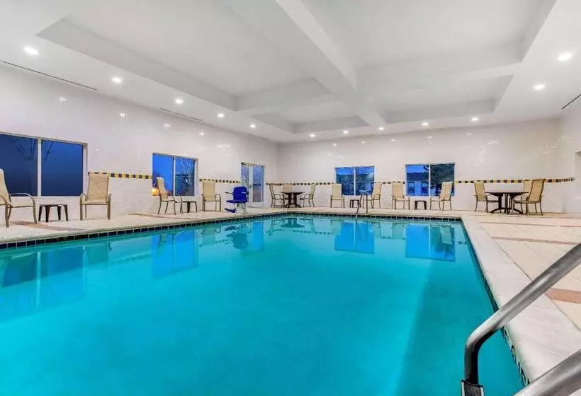 キングサイズベッドのスタンダードルーム, La Quinta By Wyndham Indianapolis Airport Plainfield