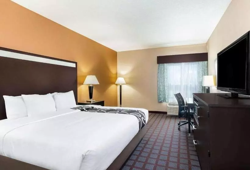 キングサイズベッドのスタンダードルーム, La Quinta By Wyndham Indianapolis Airport Plainfield