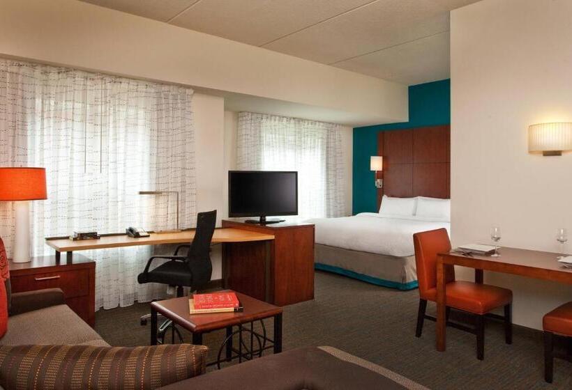 带大床的标准工作室, Residence Inn By Marriott Syracuse Downtown At Armory Square