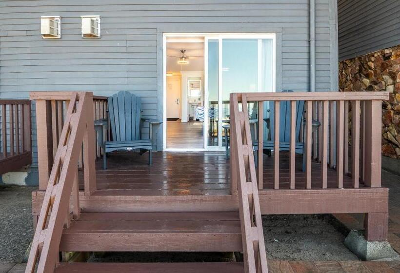 带大床的标准间, Sailor Jack Oceanfront Motel