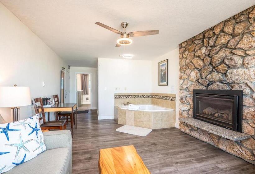 带按摩浴盆的套房, Sailor Jack Oceanfront Motel