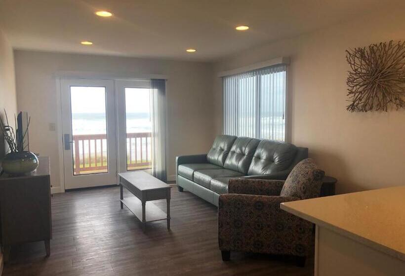 带大床的复式套间, Sailor Jack Oceanfront Motel