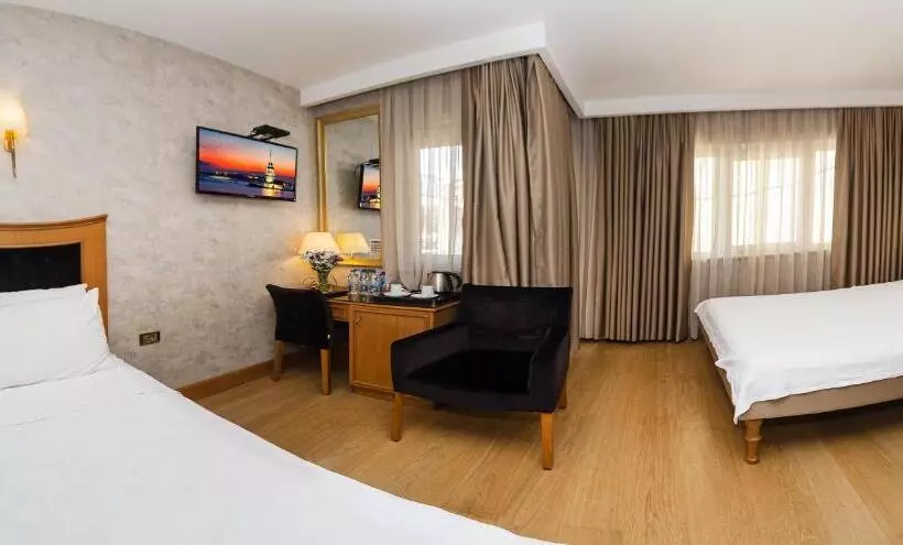 اتاق استاندارد سه نفره, Aprilis Hotel   Special Category