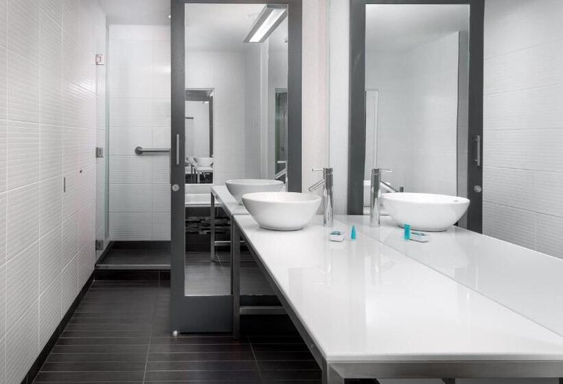 스위트 킹사이즈 침대, Aloft Asheville Downtown