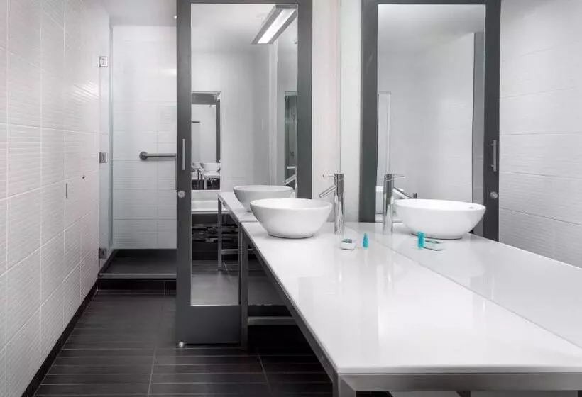 キングサイズベッドのスイートルーム, Aloft Asheville Downtown