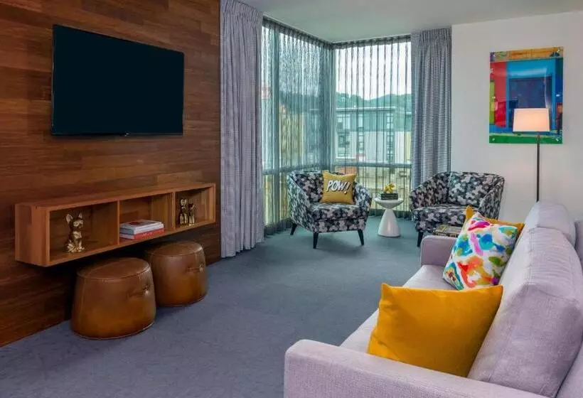 キングサイズベッドのスイートルーム, Aloft Asheville Downtown
