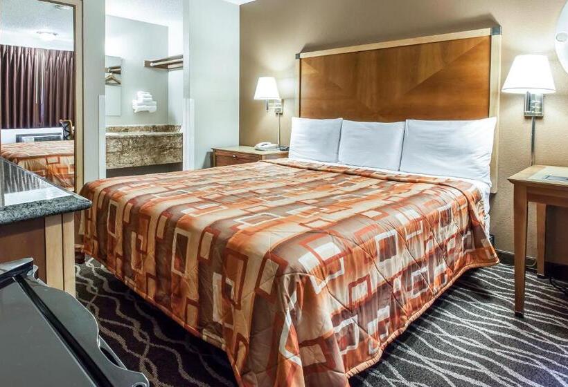 Superior room with lake view, Econo Lodge Ellensburg Near University